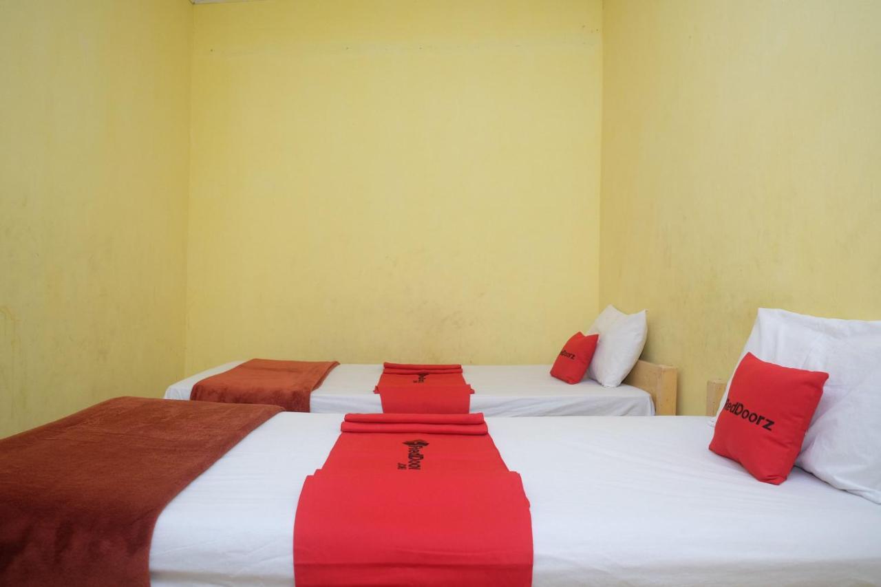 Reddoorz Near Pelabuhan Nusantara Parepare Exterior foto